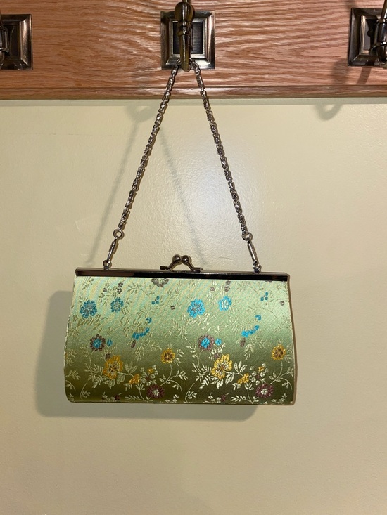 Source Unknown Handbags - Chartreuse Kiss Lock Floral Chain Clutch